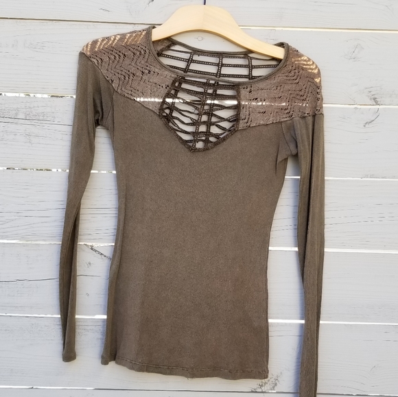 Buckle Gimmicks Olive Cutout Ribbed Long Sleeve - Picture 1 of 5